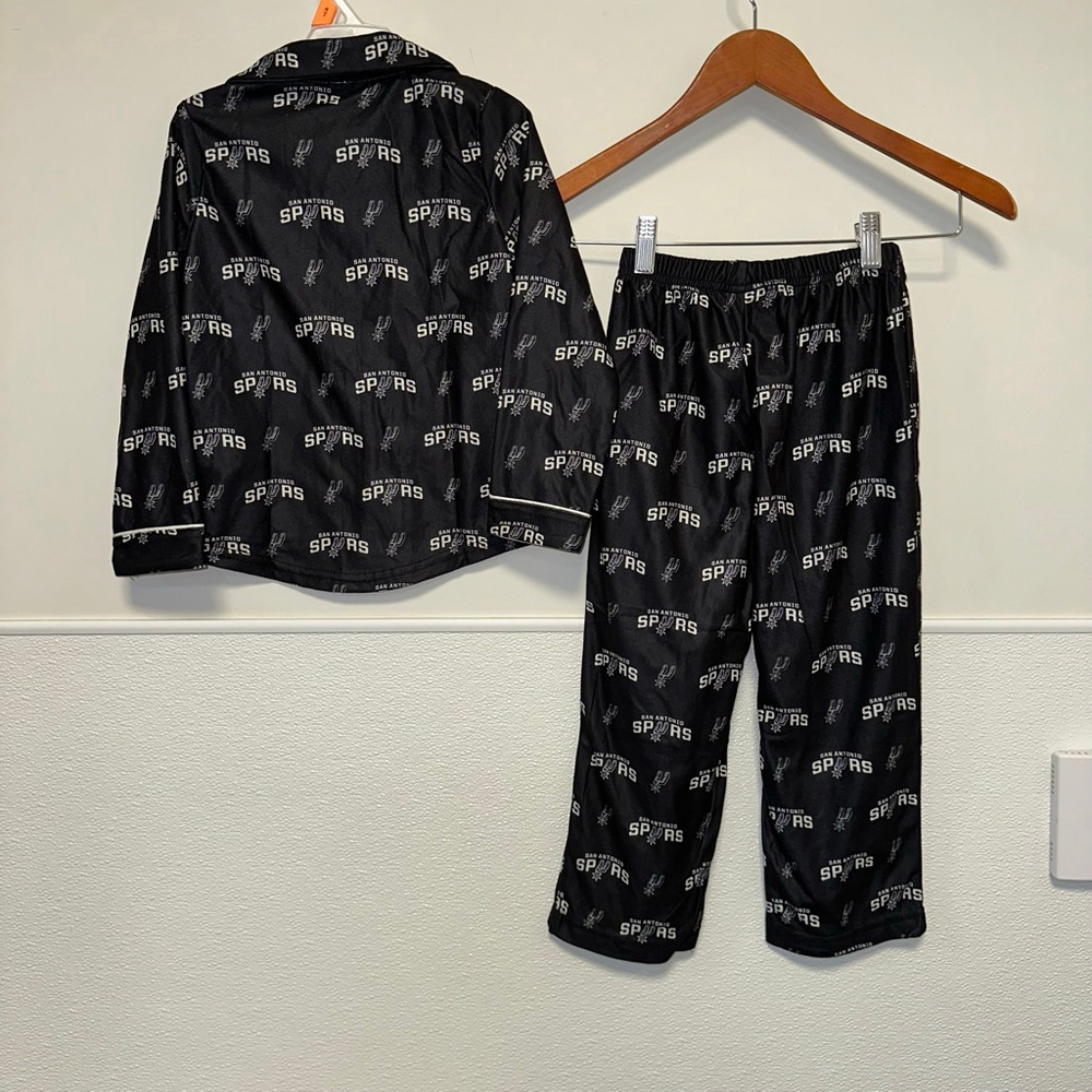 Boys Ultra Game San Antonio Spurs Pajama Set Size 4 Black 2 piece NEW NWT NBA - Picture 2 of 13